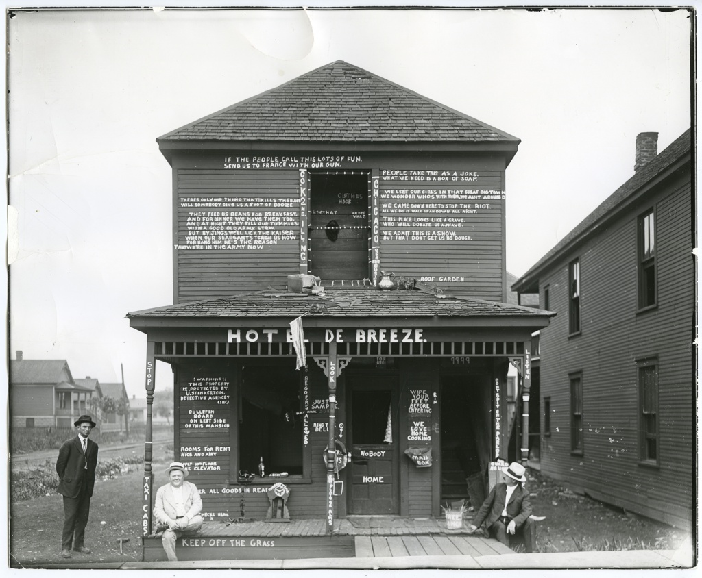 "Hotel DeBreeze." Abandoned house covered with graffiti by Co. K, Second Illinois National Guard. Destruction likely occurred during the East St. Louis race riot.
https://mohistory.org/collections/item/N07935
