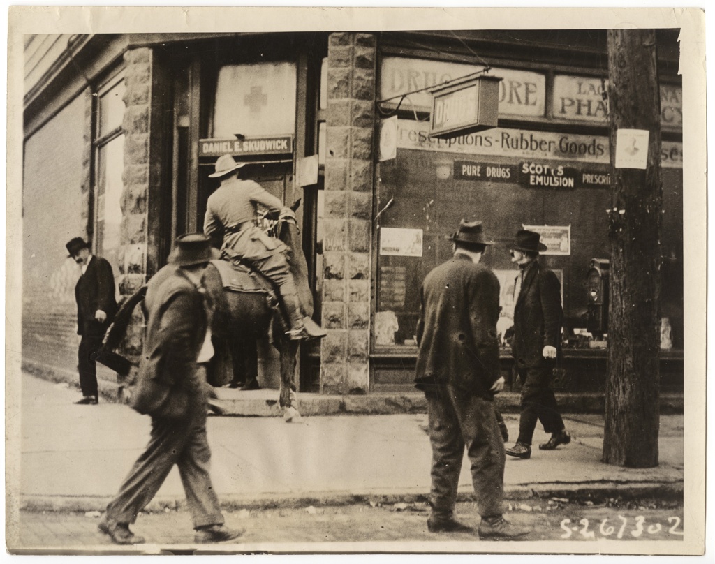 Constable on a horse during the East St. Lous race riots.
https://mohistory.org/collections/item/P1024-00003