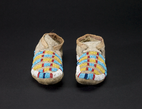 Apsáalooke (Crow) Moccasins