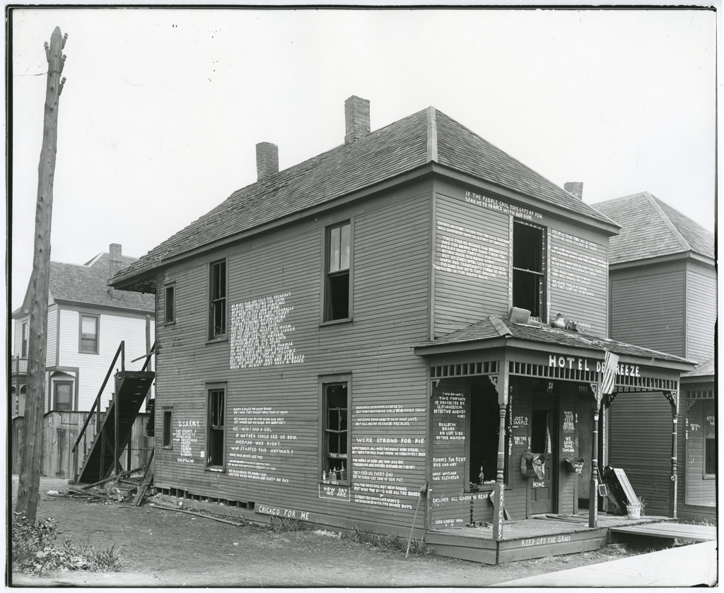 "Hotel DeBreeze." Abandoned house covered with graffiti by Co. K, Second Illinois National Guard. Destruction likely occurred during the East St. Louis race riot.
https://mohistory.org/collections/item/N07937