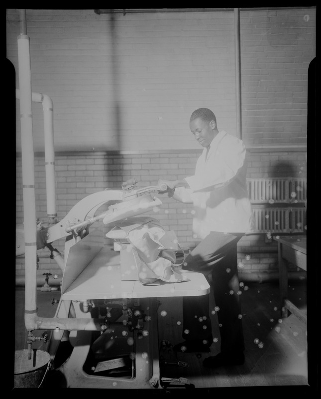 Washington Vocational School: Clothes Pressing Class