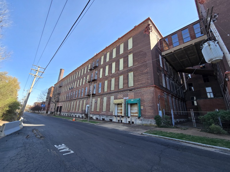 warehouse1.jpg