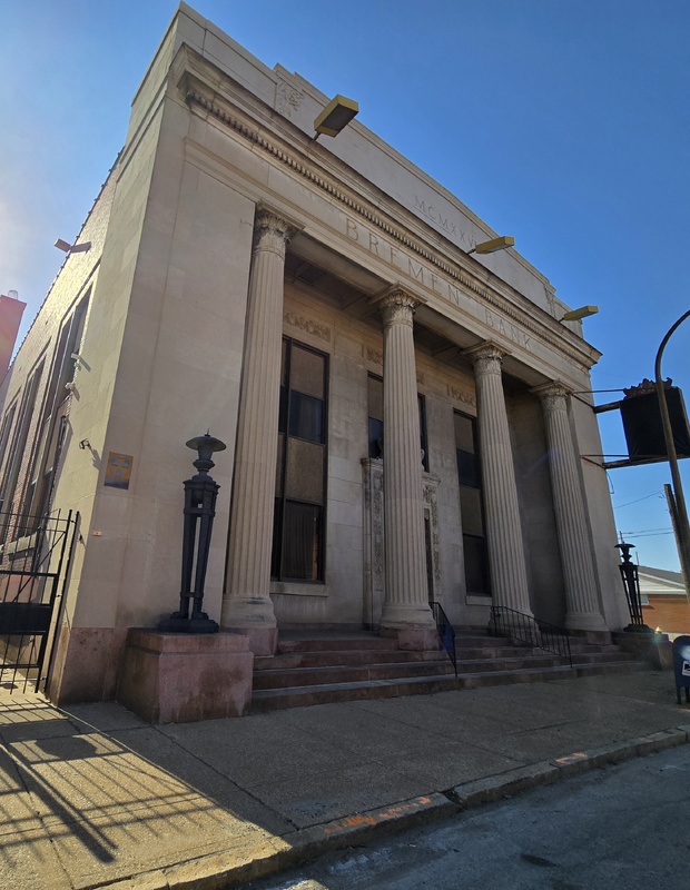 View of the front of the Bremen Bank building.