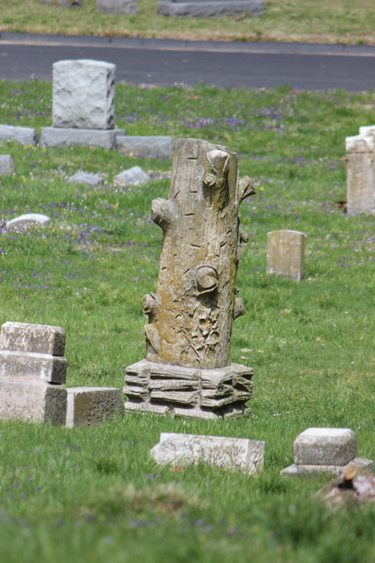 Tree Trunk Style Grave Marker (2)