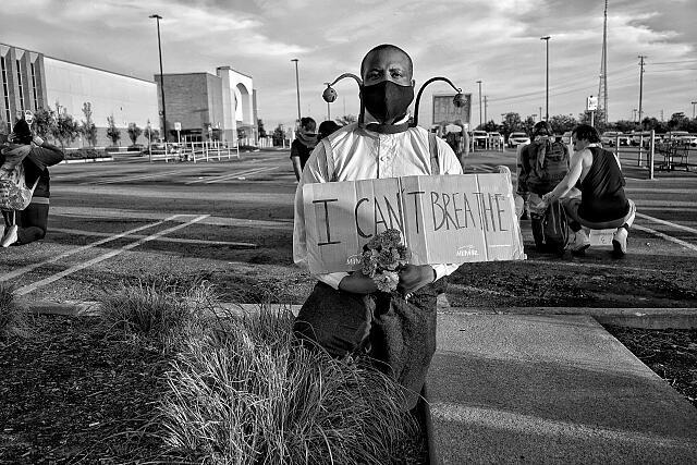 Black fire breaths, St. Louis, Missouri