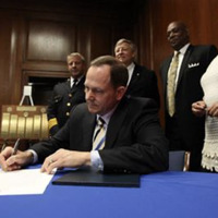 Mayor Slay Signs Executive Order 48
